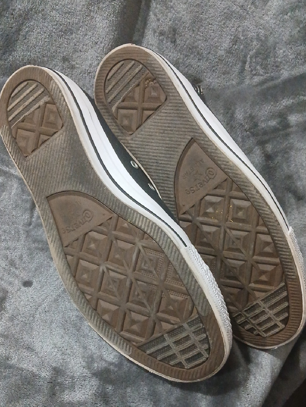 Classic Converse High Top Chuck Taylor in Black and White - Picture 5 of 6
